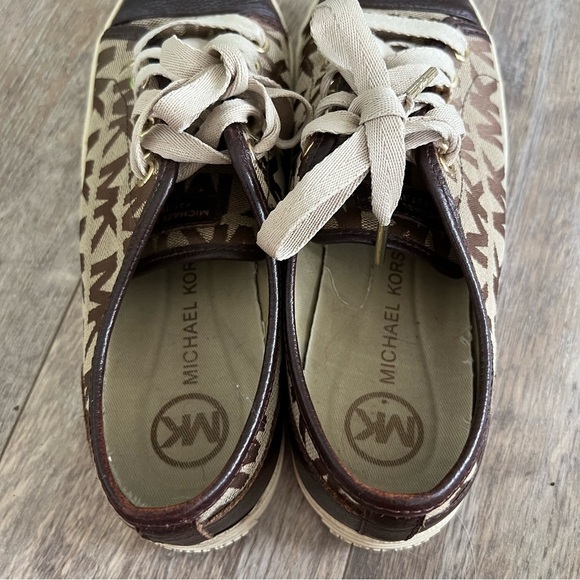 Michael Kors Canvas Monogram and Leather Classic Sneaker - Picture 7 of 8